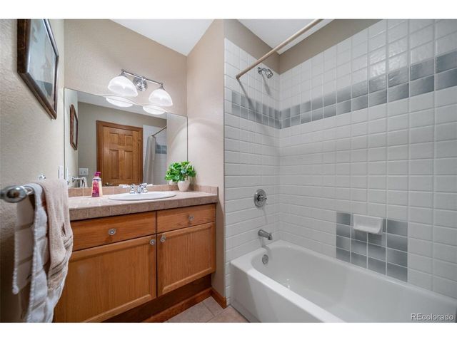 1087 Tenderfoot Dr, Larkspur, CO 80118