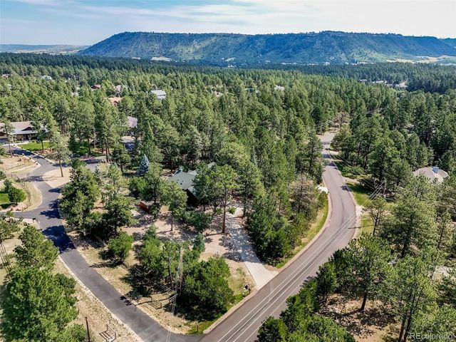 1087 Tenderfoot Dr, Larkspur, CO 80118