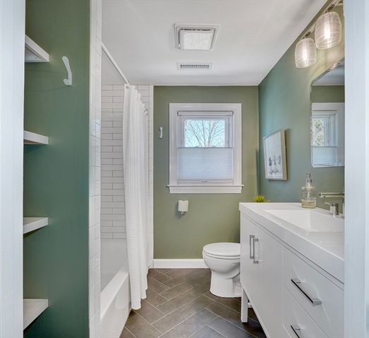 115 Washington St, Melrose, MA 02176