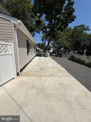 303 PARIS AVE, Brooklawn, NJ 08030