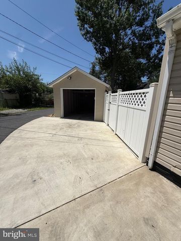 303 PARIS AVE, Brooklawn, NJ 08030