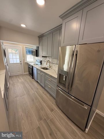 303 PARIS AVE, Brooklawn, NJ 08030