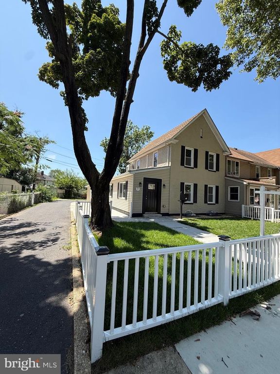 303 PARIS AVE, Brooklawn, NJ 08030