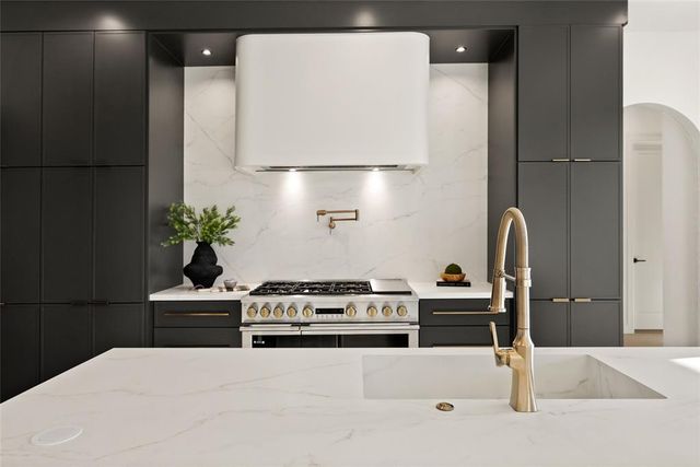 2216 Stone Mill Court, Yukon, OK 73099