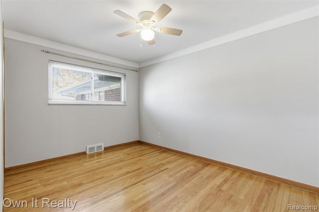 26014 Keith Street, Dearborn Heights, MI 48127