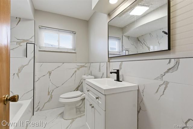 26014 Keith Street, Dearborn Heights, MI 48127