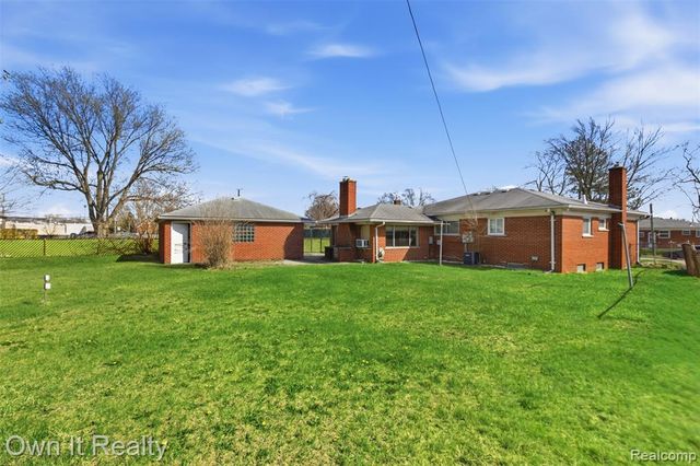 26014 Keith Street, Dearborn Heights, MI 48127