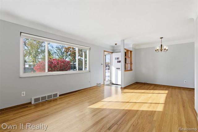 26014 Keith Street, Dearborn Heights, MI 48127