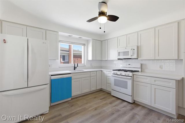 26014 Keith Street, Dearborn Heights, MI 48127