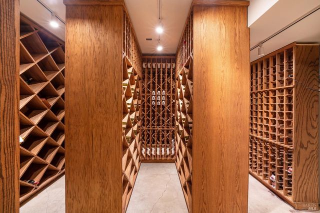 335 Pine Breeze Dr, Angwin, CA 94508