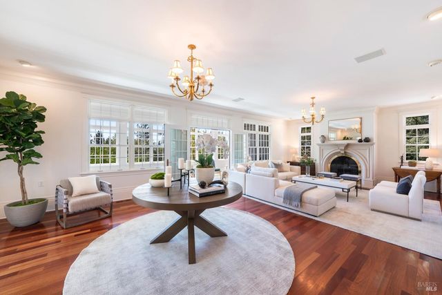 335 Pine Breeze Dr, Angwin, CA 94508