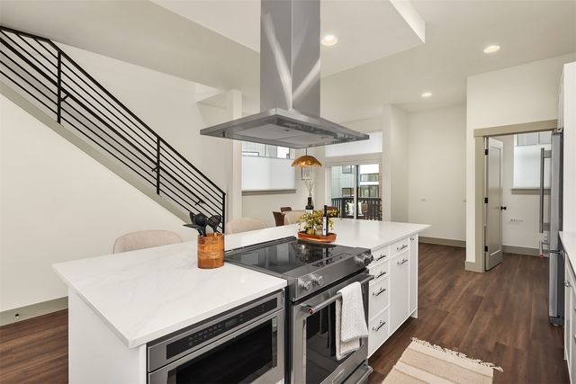 4106 30th Avenue S, Seattle, WA 98108