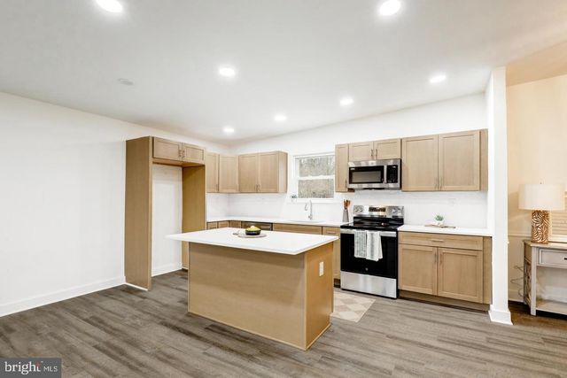 904 S CHESTER RD, West Chester, PA 19382