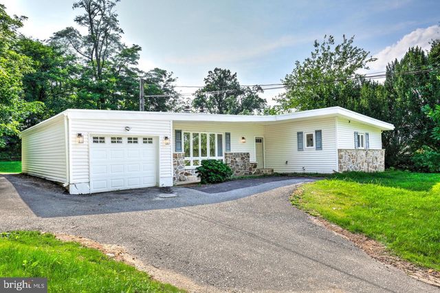 904 S CHESTER RD, West Chester, PA 19382