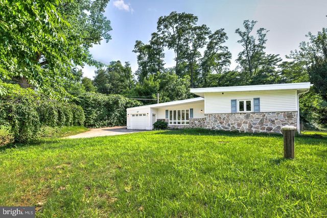 904 S CHESTER RD, West Chester, PA 19382