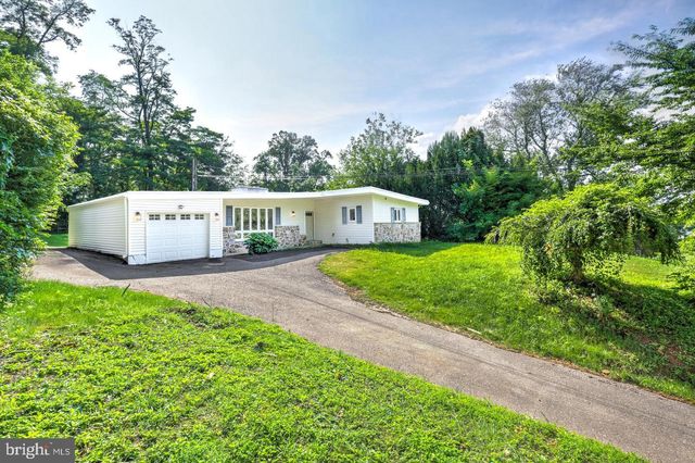 904 S CHESTER RD, West Chester, PA 19382