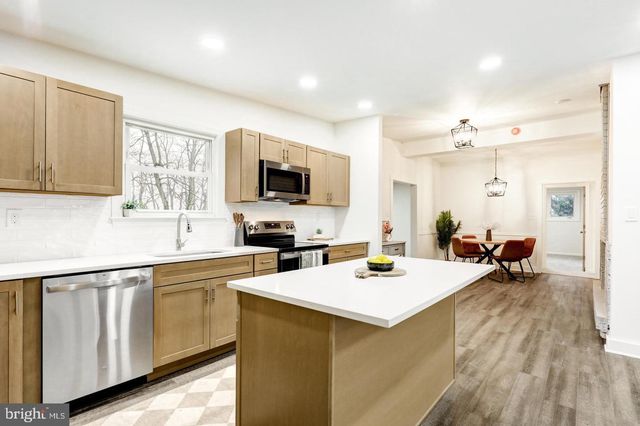 904 S CHESTER RD, West Chester, PA 19382