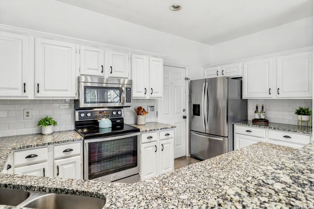 25142 Flying Arrow, San Antonio, TX 78258