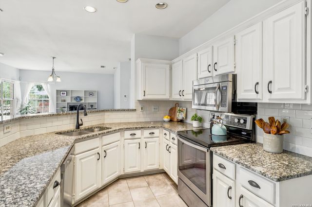 25142 Flying Arrow, San Antonio, TX 78258