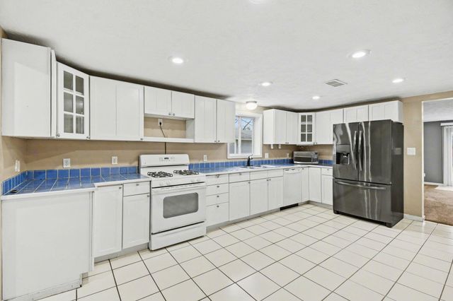 3245 138th Avenue, Hamilton, MI 49419