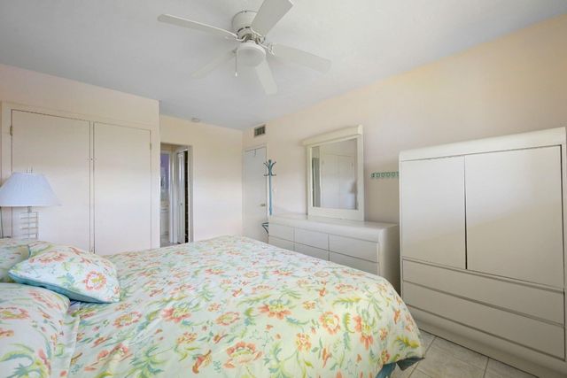 2880 NE 203rd Street 36, Miami, FL 33180