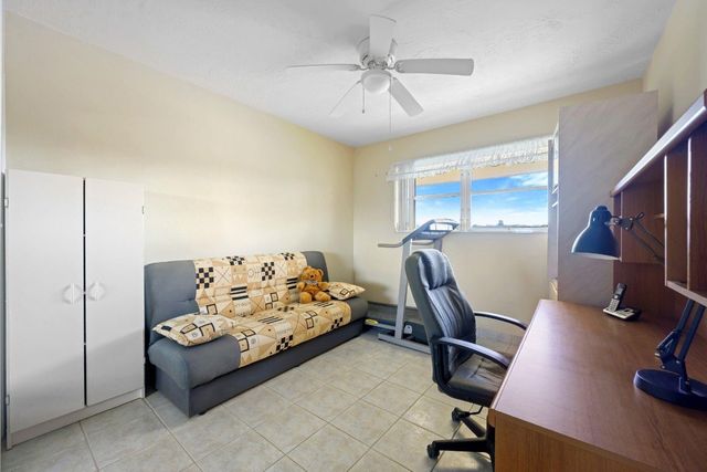 2880 NE 203rd Street 36, Miami, FL 33180