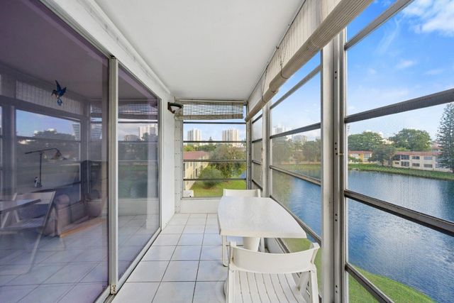 2880 NE 203rd Street 36, Miami, FL 33180