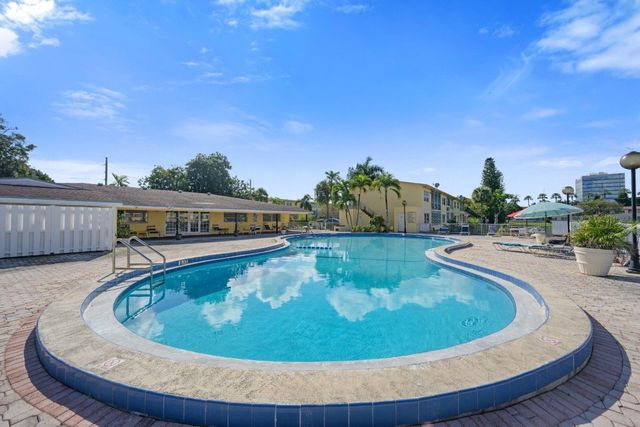 2880 NE 203rd Street 36, Miami, FL 33180