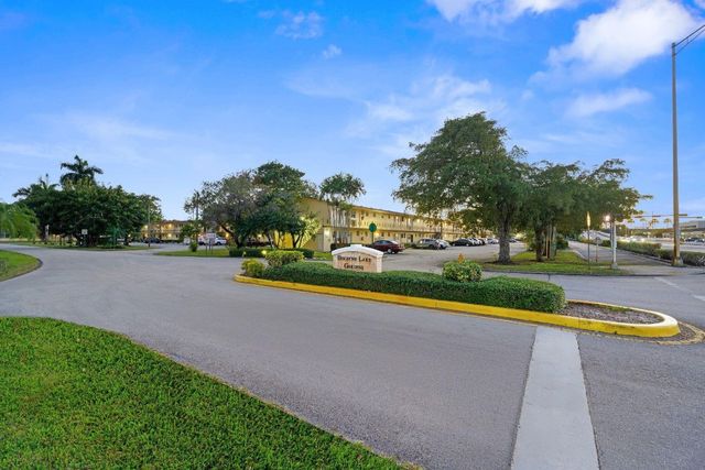 2880 NE 203rd Street 36, Miami, FL 33180