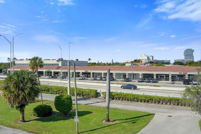 2880 NE 203rd Street 36, Miami, FL 33180