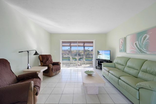 2880 NE 203rd Street 36, Miami, FL 33180