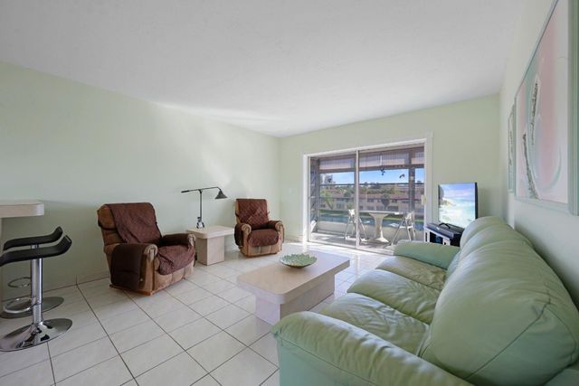 2880 NE 203rd Street 36, Miami, FL 33180