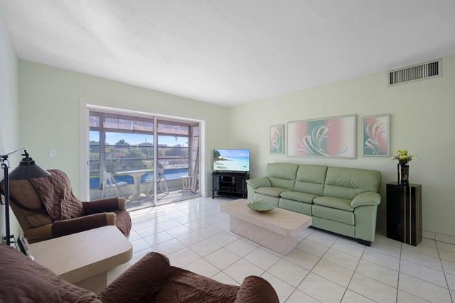 2880 NE 203rd Street 36, Miami, FL 33180