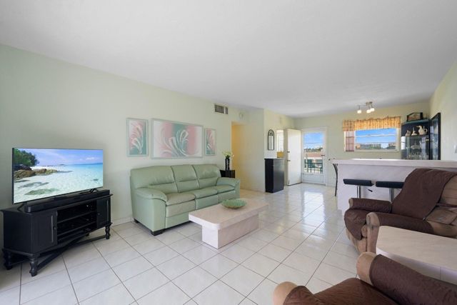 2880 NE 203rd Street 36, Miami, FL 33180