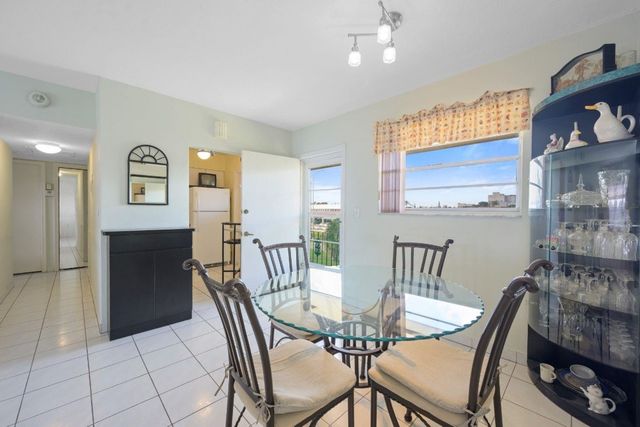 2880 NE 203rd Street 36, Miami, FL 33180