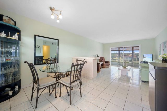 2880 NE 203rd Street 36, Miami, FL 33180