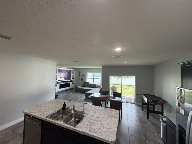 103 SW Oakridge Drive, Port St. Lucie, Port St Lucie, FL 34984
