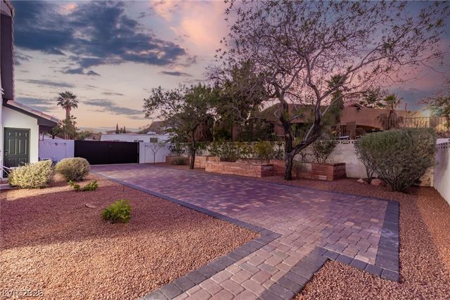 4785 North Grand Canyon Drive, Las Vegas, NV 89129