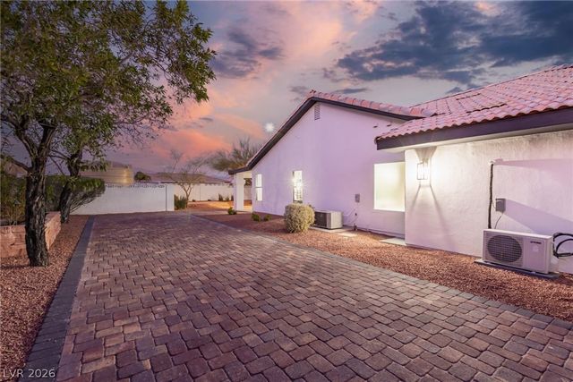 4785 North Grand Canyon Drive, Las Vegas, NV 89129