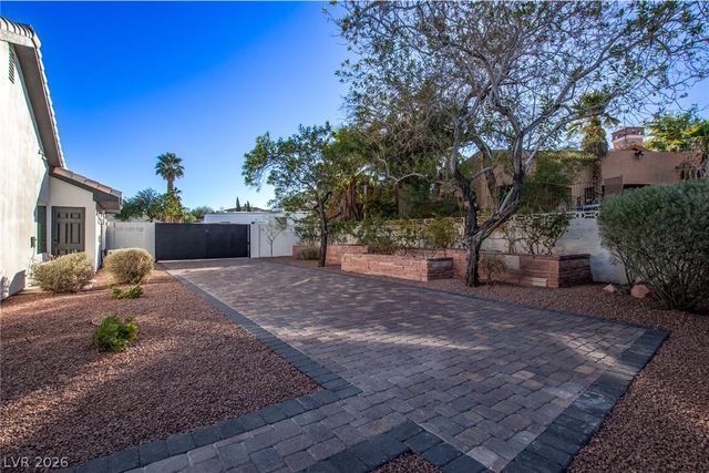 4785 North Grand Canyon Drive, Las Vegas, NV 89129