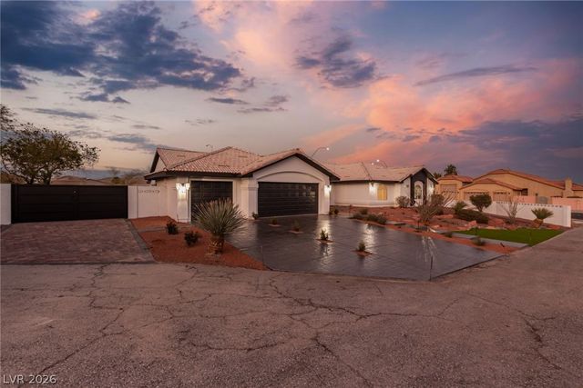 4785 North Grand Canyon Drive, Las Vegas, NV 89129