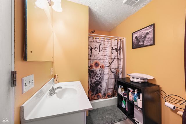 52 W Poplar Street, North Vernon, IN 47265