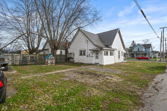 52 W Poplar Street, North Vernon, IN 47265