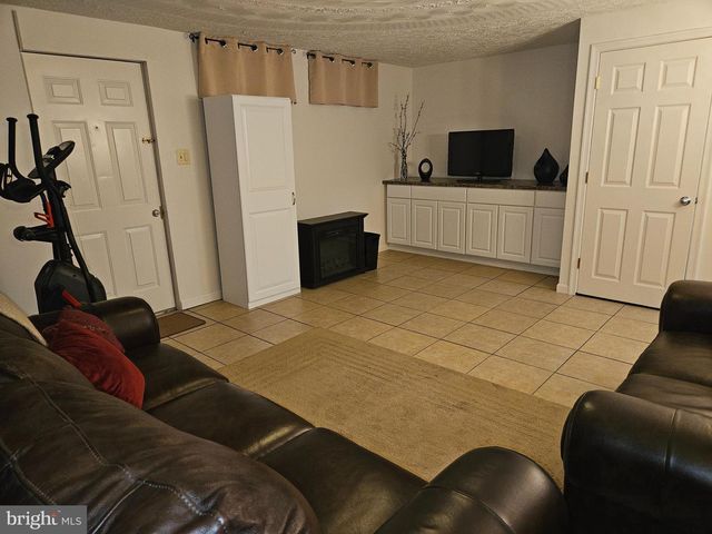 15533 N OAK CT, Bowie, MD 20716