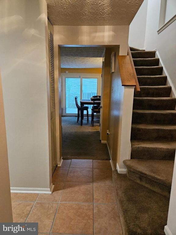 Image 6 of property listing at 15533 N OAK CT, Bowie, MD 20716