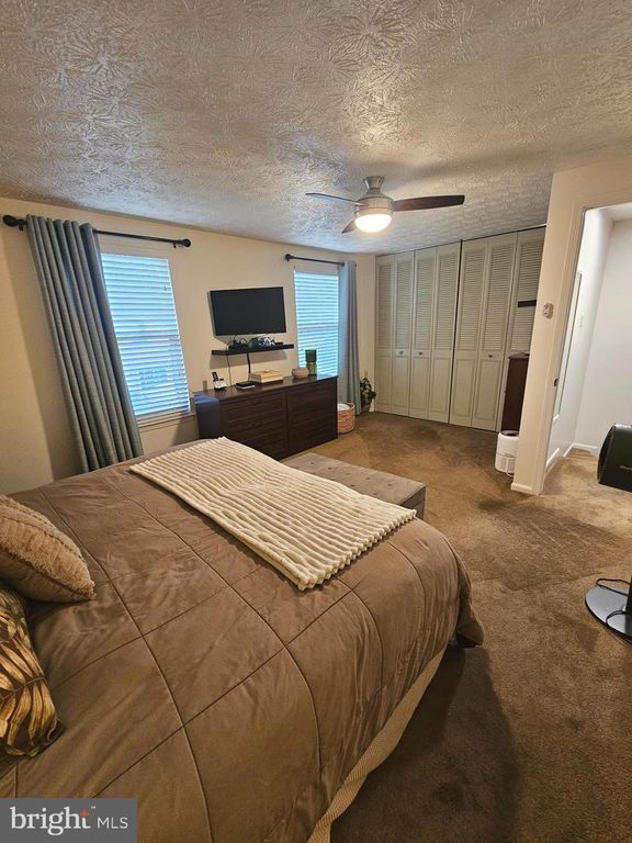 Image 9 of property listing at 15533 N OAK CT, Bowie, MD 20716