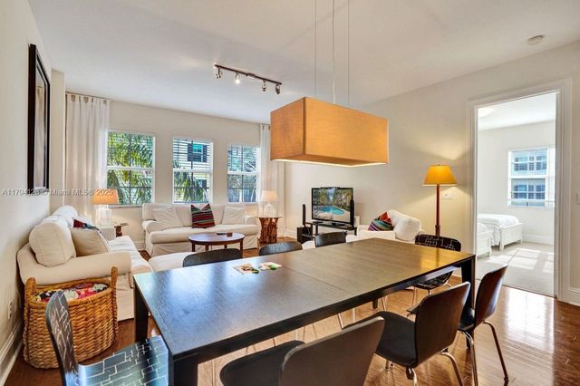 226 N Latitude Cir 307, Delray Beach, FL 33483