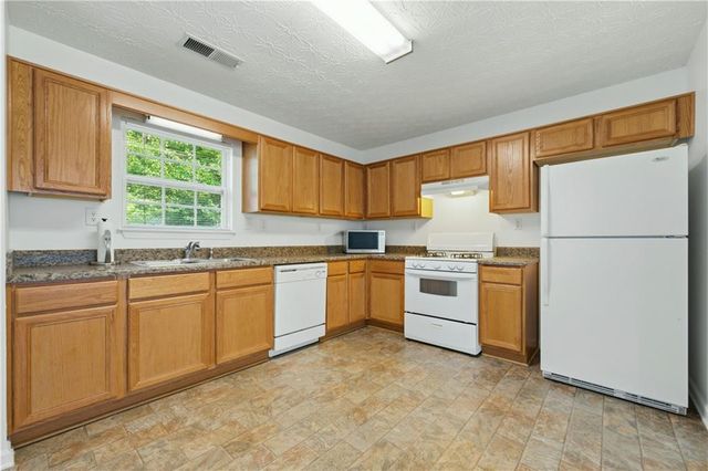 6955 Satterlee Woods Lane, Austell, GA 30168