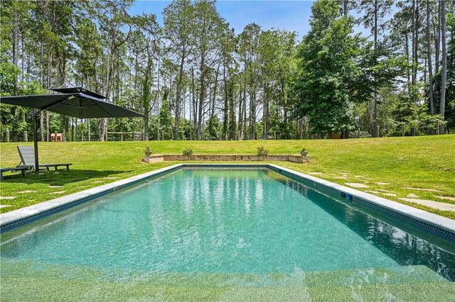 695 Dead Oak Road, Senoia, GA 30276
