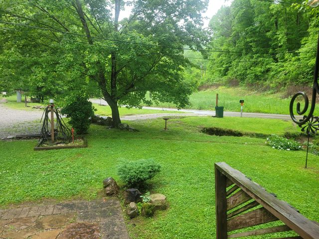 523 Bullskin Branch Road, Oneida, KY 40972